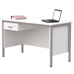 beyaz kilitlenebilir öğretmen masası