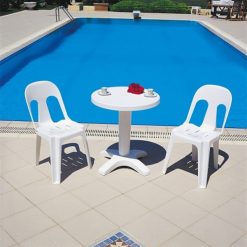 beyaz plastik sandalye