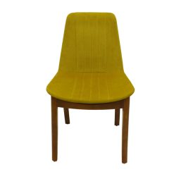 sarı ahşap döşemeli sandalye